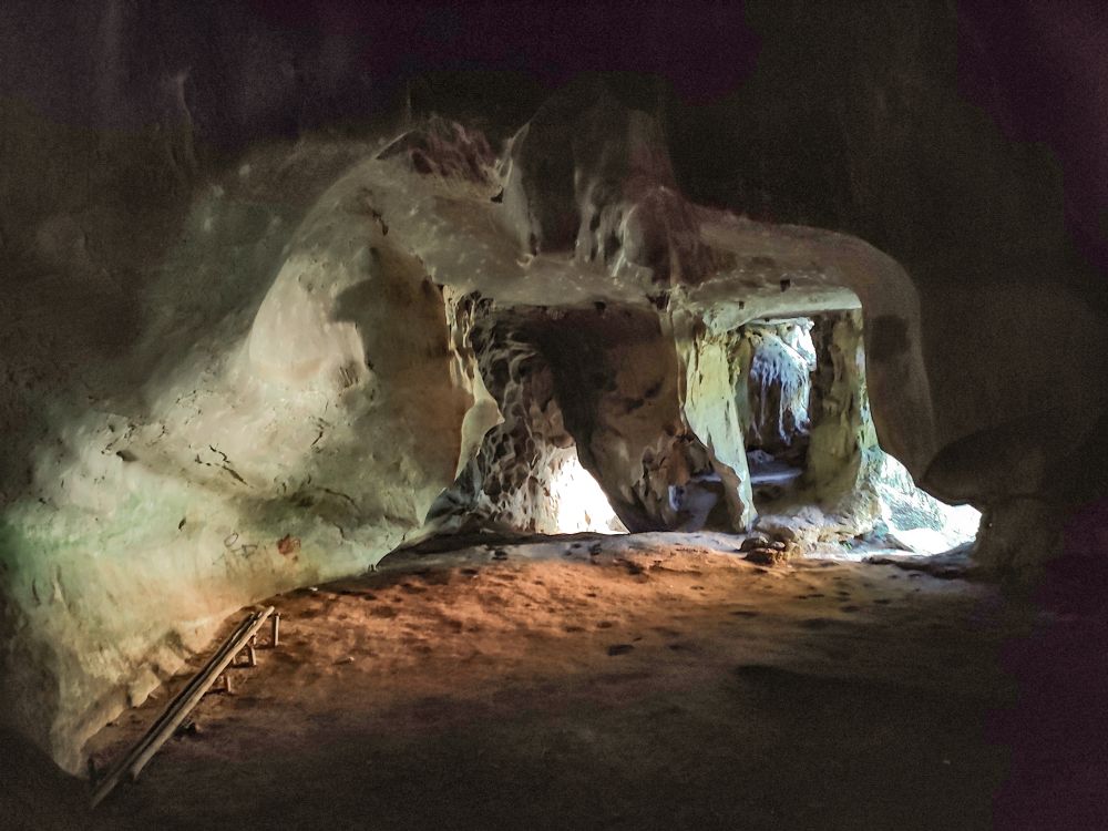 Pha Tok Cave